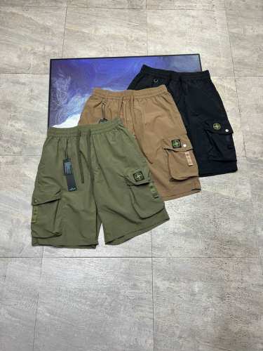 Stone Island 石头岛25Ss新品工装机能风大口袋徽章Logo百搭休闲短裤，高街风十足，三色可选。经典百搭永不过时，夏季出行必备百搭短裤 高品质梭织面