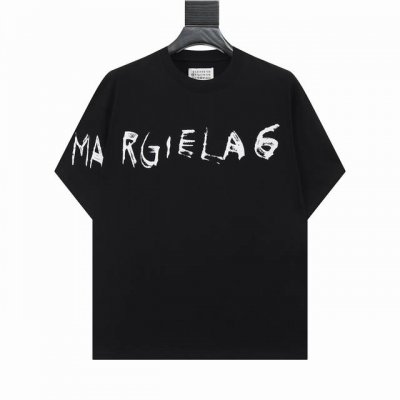 高版本Maisonmargiela 马吉拉 Mm6涂鸦印花短袖，男女同款。 满满的高级感 性价比超高 手感超级柔软、细腻、柔软和不起球且不变形 G纯棉品质，后领