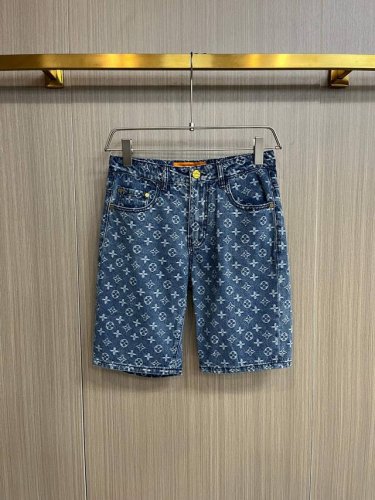Lv 2025夏季新款男士牛仔裤短裤 重工艺高级定制面料透气面料 透气弹力舒适度极高 细节无可挑剔 顶级辅料配备 原版Logo设计理念 手感细腻柔软 上身版型超