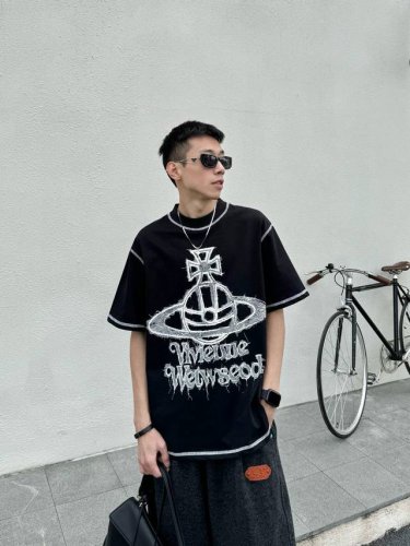 高品质 品名 西太后 Vivienne Westwood 25Ss新款土星印花圆领宽松短袖男女同款短袖T恤 颜色 白色 黑色 尺码 M-L-Xl 肩宽 胸围 衣