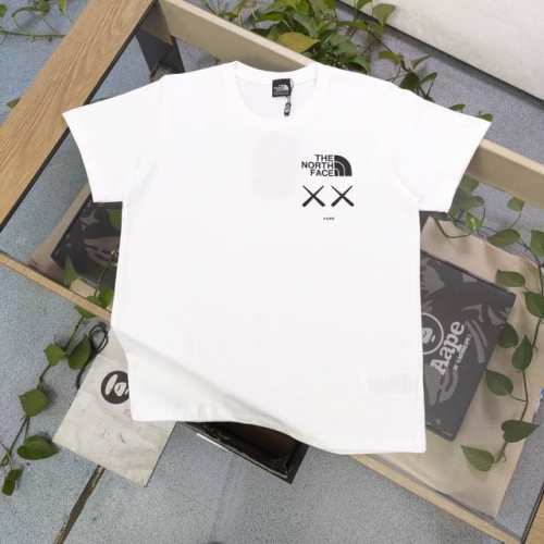 上新 款号：Tx237 2025春夏新款The North Facekaws联名北面Tnf后背大Xx图案Logo印花休闲情侣短袖T恤，轻奢高级，上身效果，绝绝子