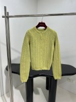 25新品羊毛混纺开衫 定制春夏可穿的羊毛混纺面料 全身镂空钩花图案 修身弹力版型 纽扣开合 推荐入手 ：芥末绿 ：