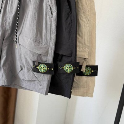 Stone Island 石头岛25Ss新品工装机能风大口袋徽章Logo百搭休闲短裤，高街风十足，经典百搭永不过时，夏季出行必备百搭短裤 高品质梭织面料，上身舒