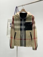 Burberry 巴宝莉，2025春季最新品，专柜同步有售，原单狠货，时尚休闲两面穿连帽外套，进口原版面料，上身舒适透气，顶级压胶工艺字母图案装饰Logo，原版