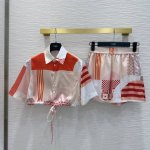 Fend* 2025Ss新款套装 提花印花 面料丝滑光洁 经典又有型 各种都能完美驾驭 高级成衣做法 细节美到爆 精美又日常 轻松驾驭 质感棒棒哒 减龄 时尚