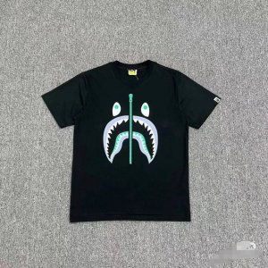 001058款Bape Fw22 鲨鱼图案印花圆领短袖T恤 男女同款 码数Smlxlxxl 黑色白色