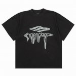 balenciag* 巴黎世家 融化字母印花短袖 衣服采用特定重磅230G精梳棉平纹面料 胸前印花颜料渗透到织物的纤维中 色浆粘度高 衣服领口袖口均磨边做旧处理