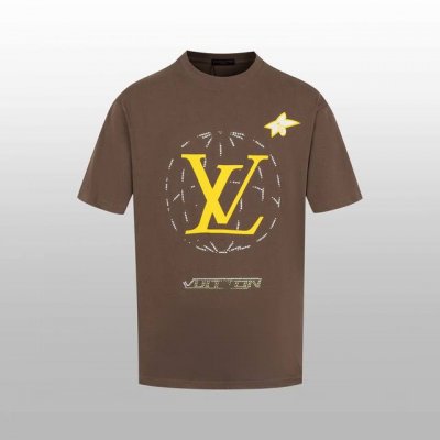 顶级版本 区别通货 1V图案印花短袖 颜色：咖色 尺码：Xs S M L 辅料: 全套定制辅料 版型：宽松 无性别区分 男女同款