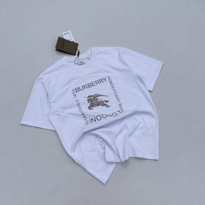 0251220 巴宝莉 Bbr Burberry 2025新款高街印花战马1856男女宽松短袖 男女同款 目前只有柜子有 面料厚实 印花细腻Bbr2025春季新