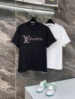 Louis Vuitton 25Ss 路易威登 高品质320克 胸前精工刺绣 原版面料 官方同款 短袖T恤 同缸染面料 手感非常舒服 春夏最新砖柜同步 时尚又个