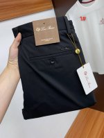 L p2670新款休闲西裤！意大利高端品牌 官网同步发售进口定制高端定制麻棉面料，触感柔软透气 三标齐全 细节无可挑剔，上身效果超棒，完美兼具商务与休闲风格穿搭