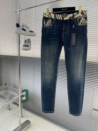 dg 新款牛仔裤 独家狠货来袭 航海图案印花 重工拼接设计 做旧洗水 Dg大皮牌Logo 拉链五金定制 上身超帅 码数：29-38 37