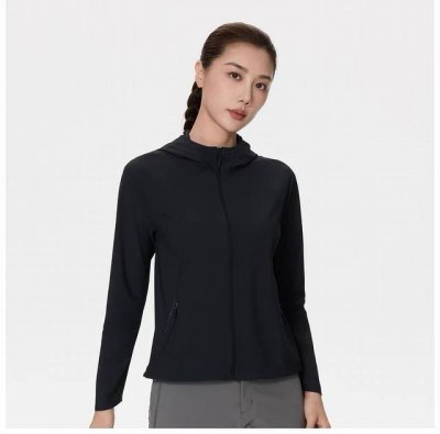 kolon Sport可隆女款夏季专属Hike 系列 弹力针织连帽印花 凉感防晒服 防晒Upf110+内里全包边 面料全部采用高定制面料，轻质量感，挺阔有型，四