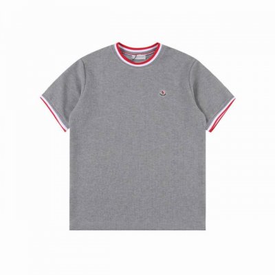 moncler 蒙口 日本限定小标华夫格短袖 全新美学灵感趣味设计,渠道性质精品。让整体造型设计更加优雅时尚，今夏最火系列，无数明星潮人追捧。裁剪工艺细节处理工