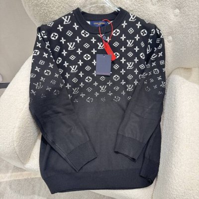 Louis Vuitton 路易威登 秋冬新款Se Monogram 渐变圆领衫 满身渐变 领子锁链底全包边 高档 圆领针织衫 简约又不失风格的复古 原版定制高