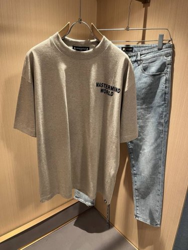 mastermind Japan 2025春夏款男女同款短袖T恤，欧洲区域限定发售，重磅级尤物单品，官网在售系列。奢侈一线大牌的御用面料厂织造，原版定制260G