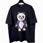 Fendi 芬迪 2025最新款潮牌情侣款 经典Logo印花圆领T恤 春夏新品 高品质280克纯棉面料 时尚百搭经典潮款 穿着舒适 透气 时尚 不失个性 帅气有