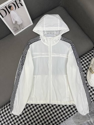 dio* 25Ss新款连帽防晒风衣外套 条纹图案印花袖子装饰 时尚大方 单色三码Sml