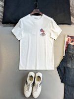 Do# 2025春夏新款首发专柜最新款短袖圆领T恤 高端订制 设计前卫时尚 品牌Logo重工艺设计 高端定制230克面料.手感柔软.穿着舒适.专柜级别精致车线.