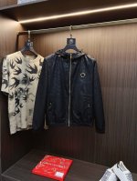 Chaon 范思哲 2025秋冬专柜新款休闲时尚夹克外套 超前卫设计风格 品牌Logo重工点缀设计 细腻舒适 穿着非常轻便不易起皱。多重重工艺 整体的设计颇具视