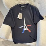 Balenciaga巴黎世家 25Ss夏季巴黎260克短T 法国巴黎埃菲尔铁塔的数字插图 用红色 白色和蓝色绘制了法国国旗 文本 Bale 用蓝色写在图像的左侧