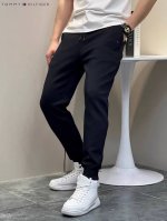 150 tommy 汤米25春季纯棉刺绣Logo纯色休闲束脚长裤卫裤！高品质 高克重，380克 裤子有弹力，穿着舒适！刺绣是重工，立体饱满，浓浓的设计感！ 整个