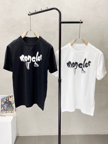 Moncler蒙口独家专供新款原单男士休闲短袖 高端 高端版本 时尚百搭爆款进口面料 手感超柔软细腻 穿着亲肤舒适 高端精品 代工厂p精细做工 上身非常赞 男士