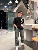 p210 Low 25Ss新款圆领短袖T恤，选用330克双纱平织棉面料打造，热转印工艺。螺纹针织领口。男女同款 码数：S-2Xl 颜色：黑，白两色 尺码表 s