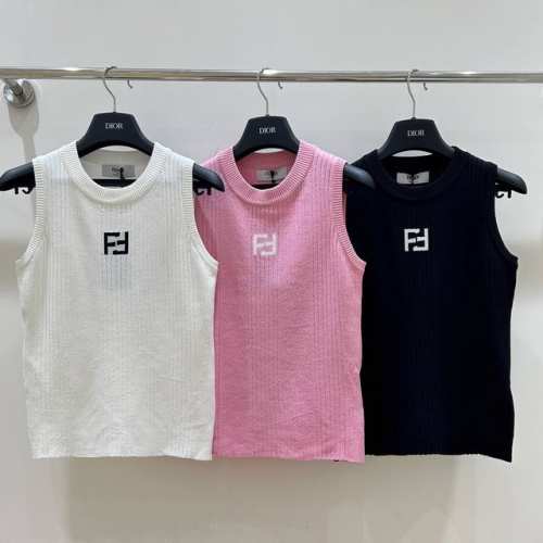 fendi＆芬迪 坑条纹针织背心，面料柔软舒适，双Flogo尽显时尚魅力，简约不失格调，优雅女装首选。三码三色现货供应