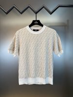 对标专柜★过验版本★Fendi芬迪Ss25春夏新款 满印Ff提花针织短袖 定织黏糯天丝锦缎 柔软细腻 舒适贴肤 黑色基调与灰色镶饰交织出经典与现代的碰撞 全幅饰