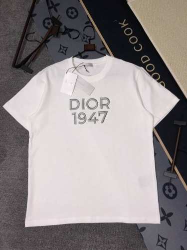 p100 Dior短袖T恤 工艺：刺绣 码数：S~Xl 颜色：黑色 白色 面料：精梳紧密棉盖棉280G