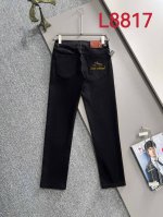 p230 Lv2025四季款修身牛仔裤长裤，采用进口客供日本Denim平纹棉质牛仔面料梭织生产，三标齐全，简约不失大气，柔软细腻舒适，上身百搭时尚L8817 码