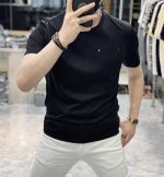 普拉达 2025Ss蛇年贺岁款春夏精品短袖T恤 官网同步 高端品质 定制顶级丝光棉面料，顶级大厂1:1制作，时尚大牌重工艺Logo设计，手感柔软细腻 穿着亲肤舒