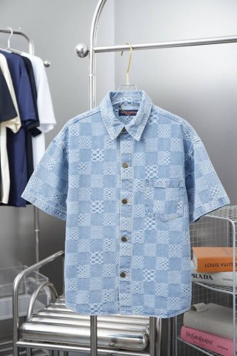 路易 Lv 25Ss早春新款 提花格纹牛仔马甲 轻奢主义 男女日常通勤穿搭必备单品 正确版本 随意对比 详细特征 定制Yb进口提花牛仔材质，马赛克格纹相间满印，