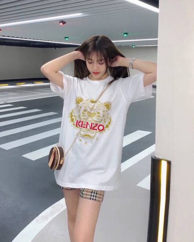 上新！Kenzo经典虎头T恤，简约又不失设计感，超级吸睛！ 不仅保留了Kenzo的招牌风格，色调上的搭配效果自带层次，视觉上很有高街调性！重工艺高质感，棉质感强