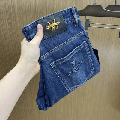 新款 Lv 高端定制、25Ss春夏最新款牛仔裤 柜台同步发售 进口固色面料 原版定制复刻 客供五金辅料 原单品质 重工洗水 做工走线精细 上身绝佳！优选单品 F