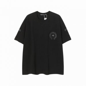 高版本Chrome Hearts克罗心 刺绣皮标马蹄十字短袖！前后贴皮设计 皮上面都有开模十字微标，面料使用 克全棉双纱面料 区别于市场低克重普通货 ，纹路清晰