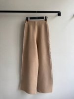 dio*25春夏新款 老花字母连帽双面羊绒 原版开发 高版出品！双色提花质感超级无敌细腻软糯！经典款 奢华优雅气质女神值得拥有。3D立体剪裁完美版型上身巨显瘦！