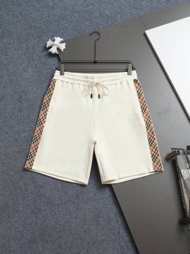 burberry 巴宝莉25Ss专柜同款毛圈短裤情侣款 采用棉质毛圈面料精心制作 饰以同色调提花图案 突显 巴宝莉经典的 格子印花 厚板立体 衣服偏厚使整体高透
