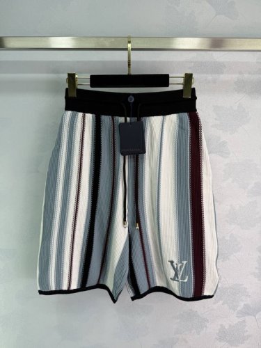 Louis Vuitton*休闲短裤 经典白蓝红条纹设计 下摆刺绣Lv字母 时尚又吸睛 珍珠装饰抽绳细节 更显优雅 适合夏季穿着 舒适透气 1色3码Sml T2