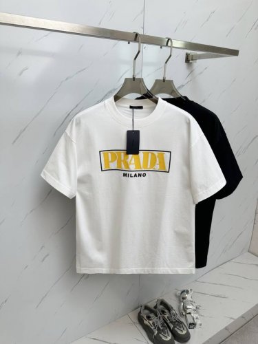 Fd 2025Ss夏季最新品 专柜同步有售 原单狠货 时尚休闲圆领短袖T恤 上身舒适 吸睛而有亮点 采用进口原版面料 顶级工艺字母图案Logo 简单而不失时尚