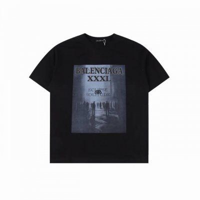 balenciaga 巴黎世家 锁扣Logo人影数码印花短袖T恤 采用高品质面料，重量达到270克纯棉，确保了穿着的舒适度和透气性。 细节之处彰显精致，搭配32