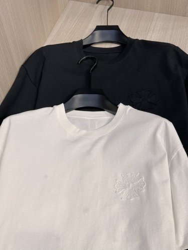 型号L701# 男女同款 ，克罗心 2025春夏最新十字花徽标圆领T恤衫，全球最火爆的潮牌，N多明星疯狂追捧；胸前标志性十字花徽标，与背面的大号经典图腾相呼应，