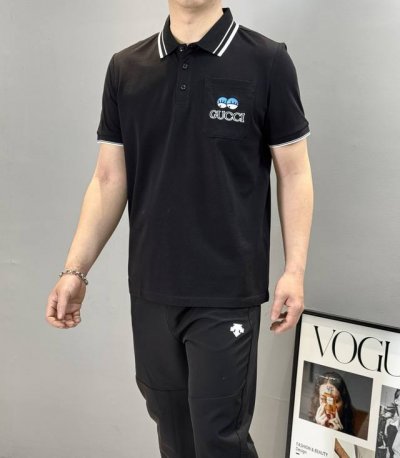 Gucc*古-齐25S春夏男士polo，小红书同步.让你过目难忘 此款短Tee甄选丝光珠地棉面料，触感爽滑软糯，衣身胸前经典的3D图案，紧密立体的刺绣工艺，高级