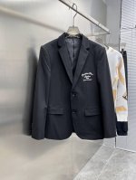 迪奥 Dior 2025Ss春秋新款 西装 西服 ，高端版本！专柜定制面料 透气舒适度高，细节无可挑剔，品牌元素设计理念，体现高品质。手感细腻柔软！呈现休闲裁剪