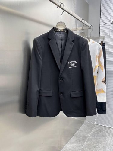 迪奥 Dior 2025Ss春秋新款 西装 西服 ，高端版本！专柜定制面料 透气舒适度高，细节无可挑剔，品牌元素设计理念，体现高品质。手感细腻柔软！呈现休闲裁剪