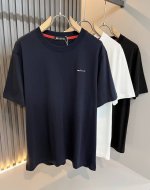 Kiton 2025春夏新款男士短袖T恤 采用进口专属纯棉面料 简单Logo标识印花设计 代表品牌形象 简洁舒适的款式 线条感粗细均匀饱满 精致细腻 上身高端又