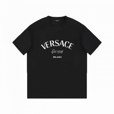 Versace 范思哲 标识Logo印花百搭潮流短袖T恤男女同款 吊牌 领标 水洗唛 三标齐全 定织定染280克精梳棉面料 尺码：S-Xxl 颜色：黑色，白色