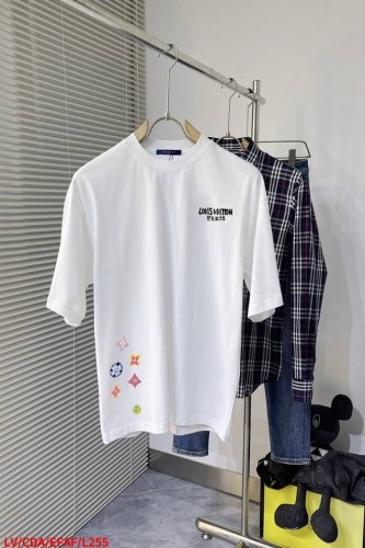 L255 Lv路易威登 新款字母印花双层重工短袖T桖 字母图案不管是T桖还是卫衣都是每年的爆款单品 前幅大面积印花采用大康丽数码印花机直喷 成本极高 经过多次的
