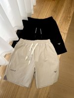 Emrio*Armin阿玛尼 25年夏季新款休闲短裤 裤型上身休闲百搭、随性慵懒范，高级定制面料，定制工艺，高端大气 #88311# 颜色：黑色 灰色 码数：4